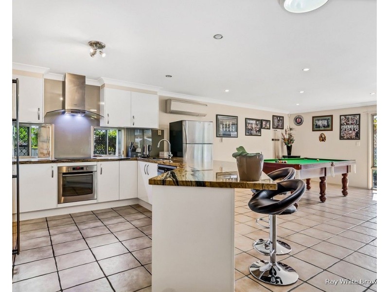 4 Watarrka Drive, Parkinson QLD 4115