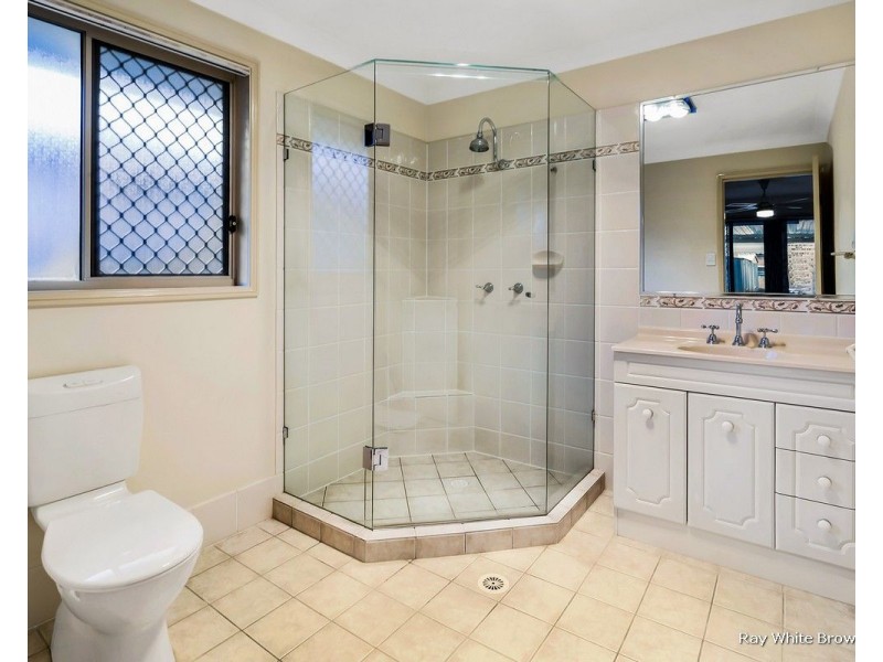 4 Watarrka Drive, Parkinson QLD 4115