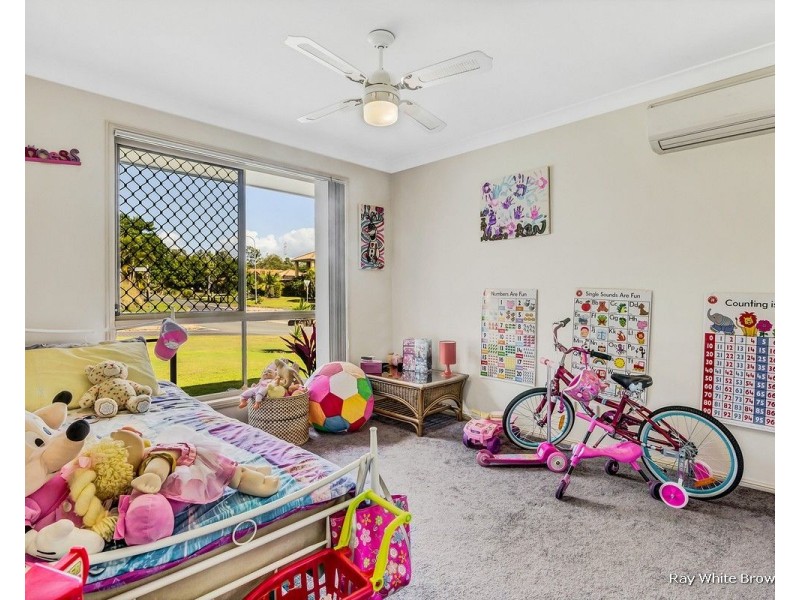 4 Watarrka Drive, Parkinson QLD 4115