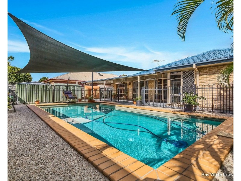 4 Watarrka Drive, Parkinson QLD 4115