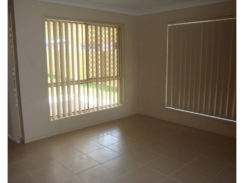 11 Serenity Court, Crestmead QLD 4132