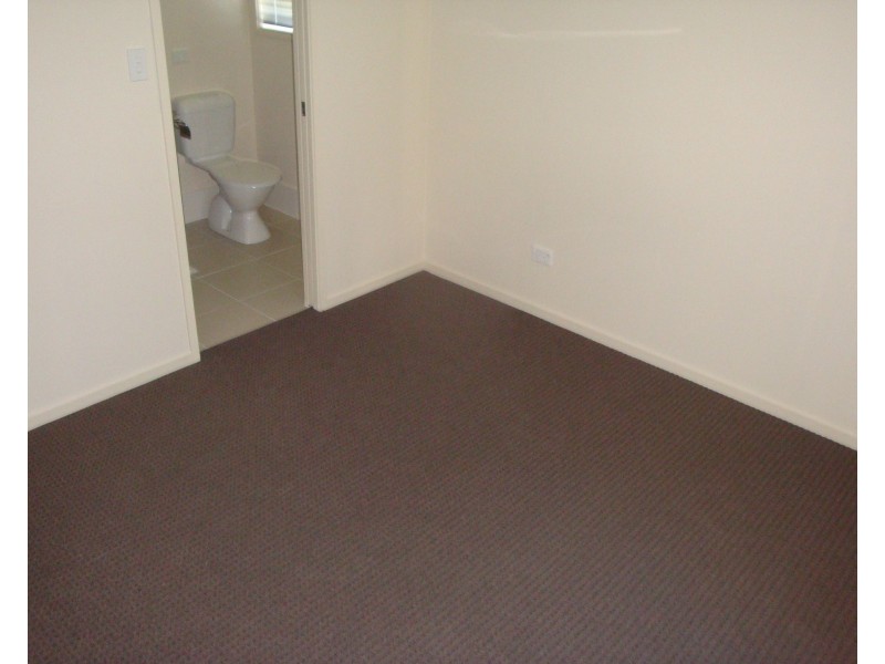 11 Serenity Court, Crestmead QLD 4132