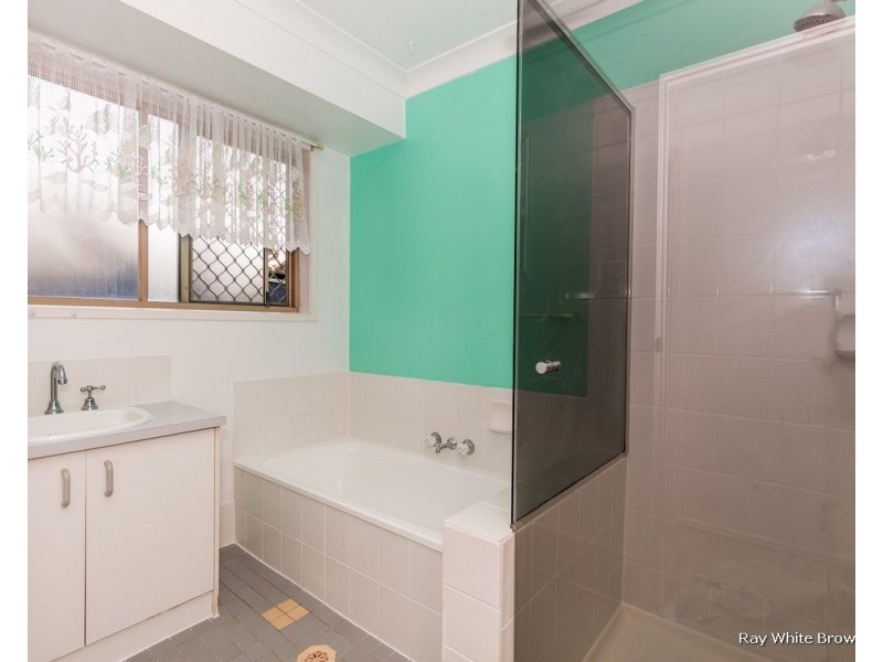 1 Cyril Court, Hillcrest QLD 4118