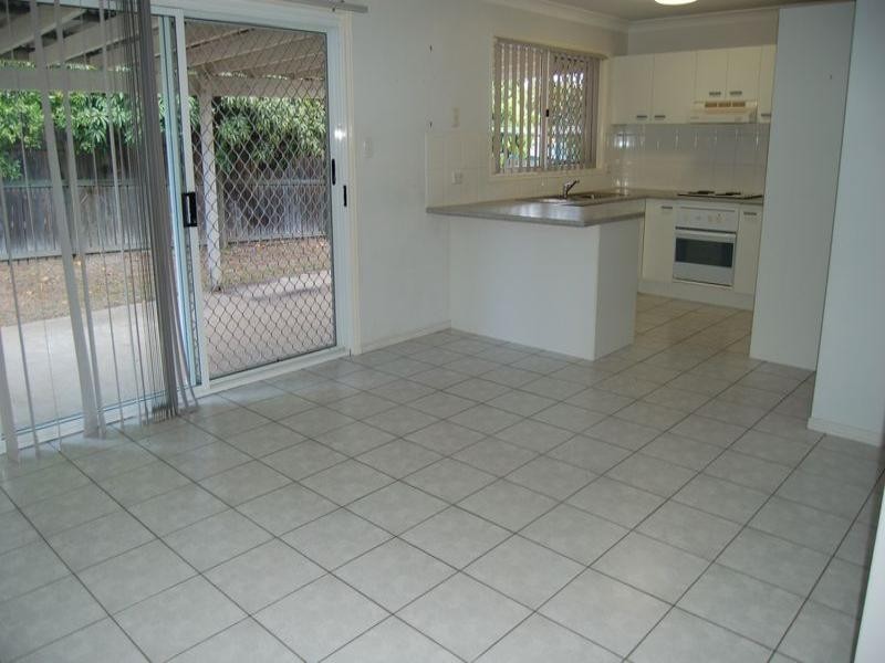 7 Rosegum Rise, Regents Park QLD 4118