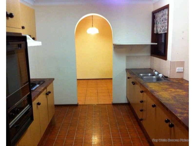 128 Estramina Road, Regents Park QLD 4118