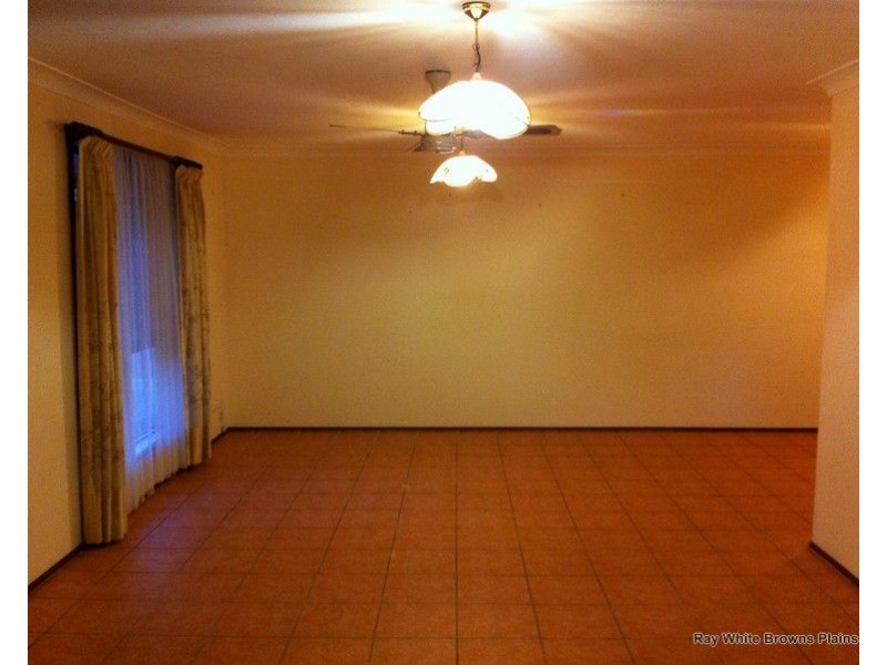 128 Estramina Road, Regents Park QLD 4118