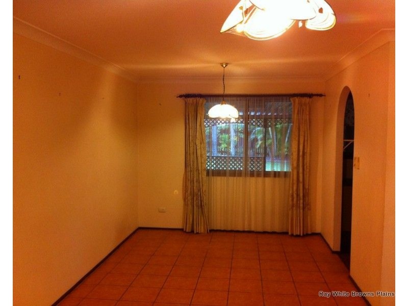 128 Estramina Road, Regents Park QLD 4118