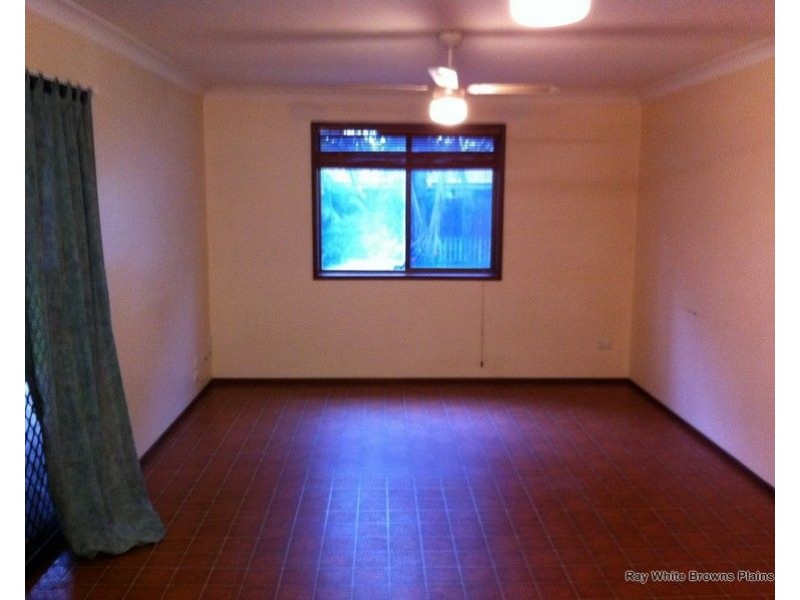 128 Estramina Road, Regents Park QLD 4118