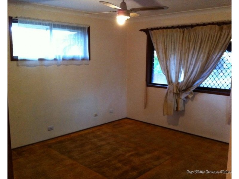 128 Estramina Road, Regents Park QLD 4118