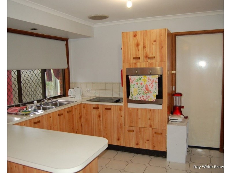 40 Emerald Drive, Regents Park QLD 4118