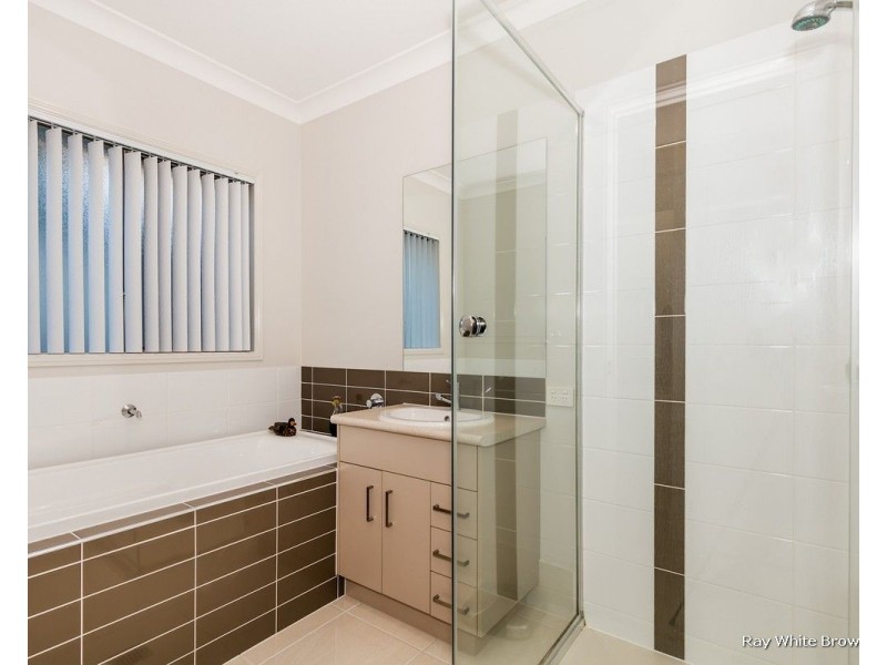 35 Maryland Drive, Regents Park QLD 4118