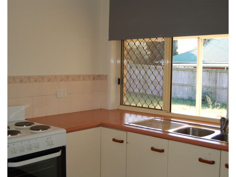 37 Bottlebrush Drive, Regents Park QLD 4118