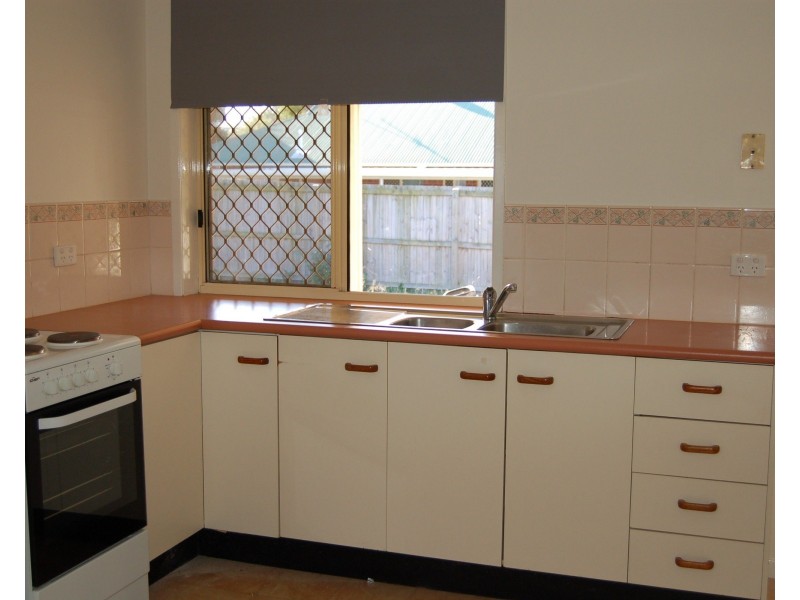 37 Bottlebrush Drive, Regents Park QLD 4118