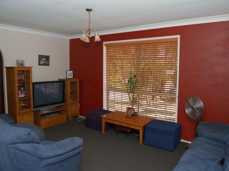 17 Windsong Court, Hillcrest QLD 4118