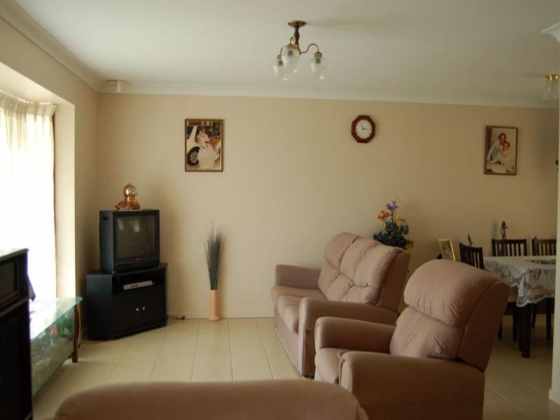 26 Dracon Street, Regents Park QLD 4118