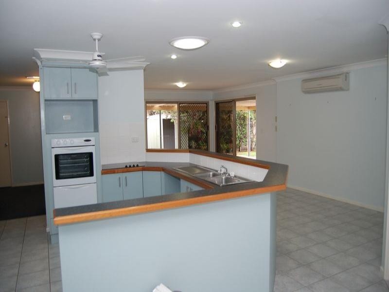 14 Greenvale Court, Regents Park QLD 4118