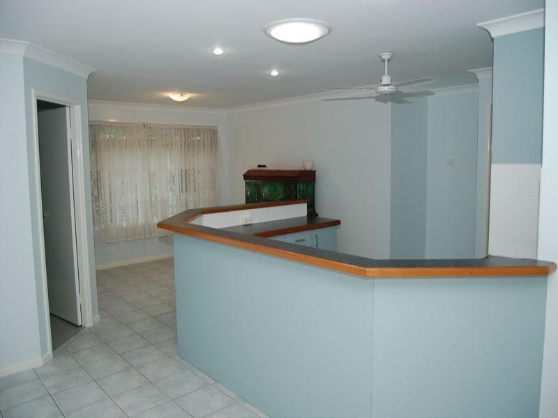 14 Greenvale Court, Regents Park QLD 4118