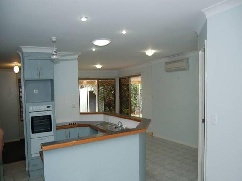 14 Greenvale Court, Regents Park QLD 4118