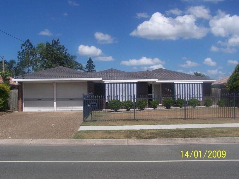 137 Emerald Drive, Regents Park QLD 4118