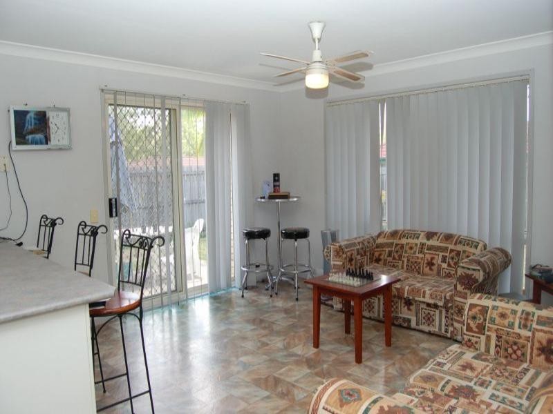 6 Tannadice Court, Regents Park QLD 4118