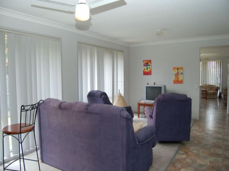 6 Tannadice Court, Regents Park QLD 4118