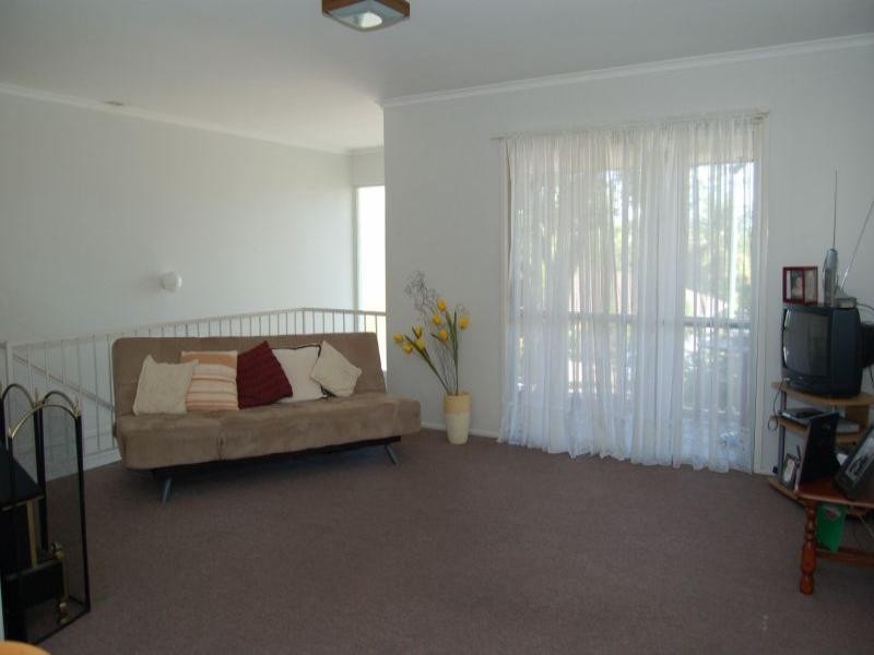 9 Dryade Street, Regents Park QLD 4118