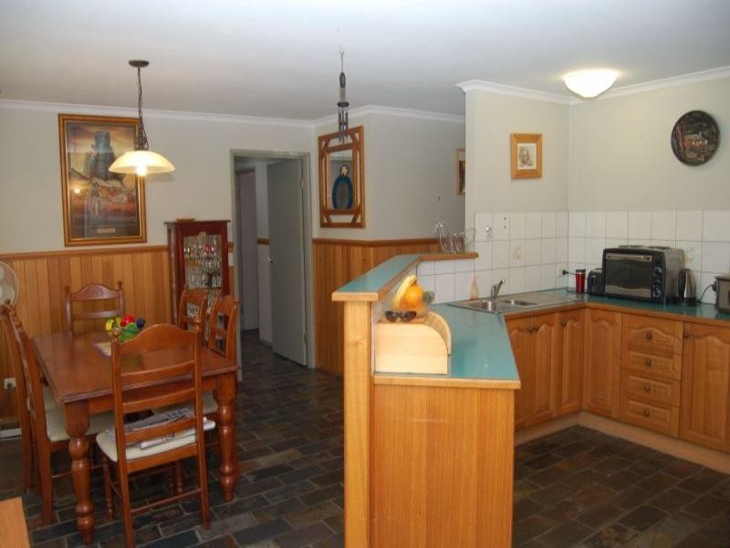 15 Acorus Court, Regents Park QLD 4118