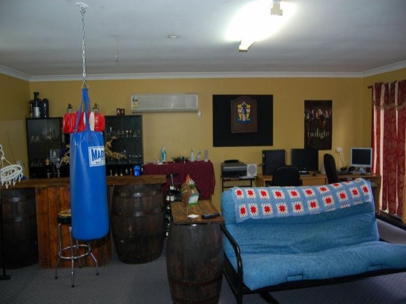 15 Acorus Court, Regents Park QLD 4118