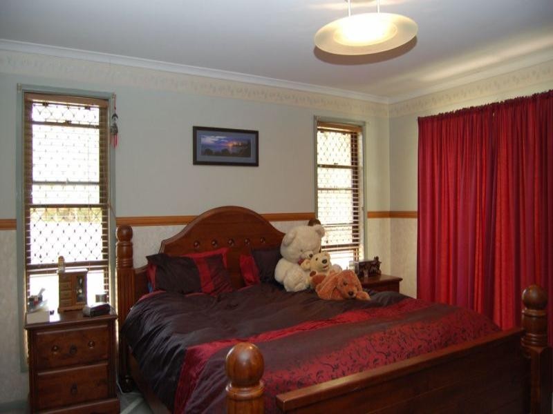 15 Acorus Court, Regents Park QLD 4118