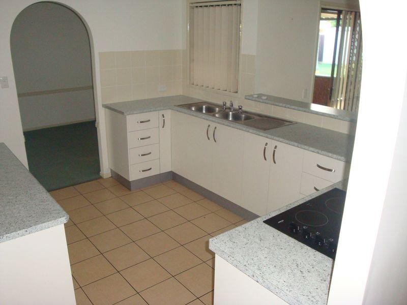 6 Topham Court, Hillcrest QLD 4118