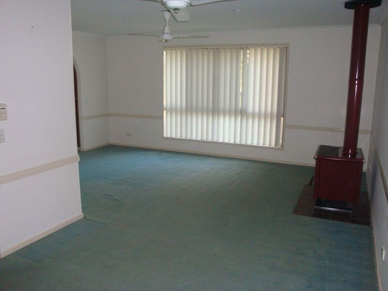 6 Topham Court, Hillcrest QLD 4118