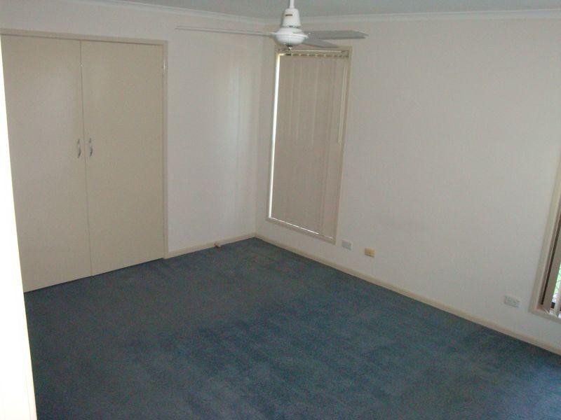 6 Topham Court, Hillcrest QLD 4118