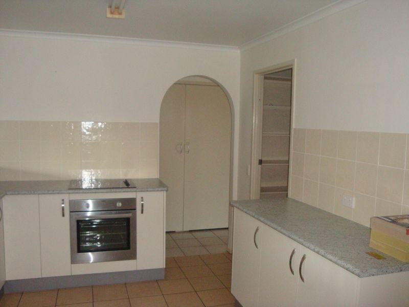 6 Topham Court, Hillcrest QLD 4118