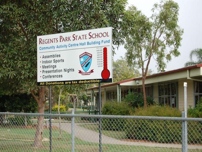 16 Cresthill Avenue, Regents Park QLD 4118