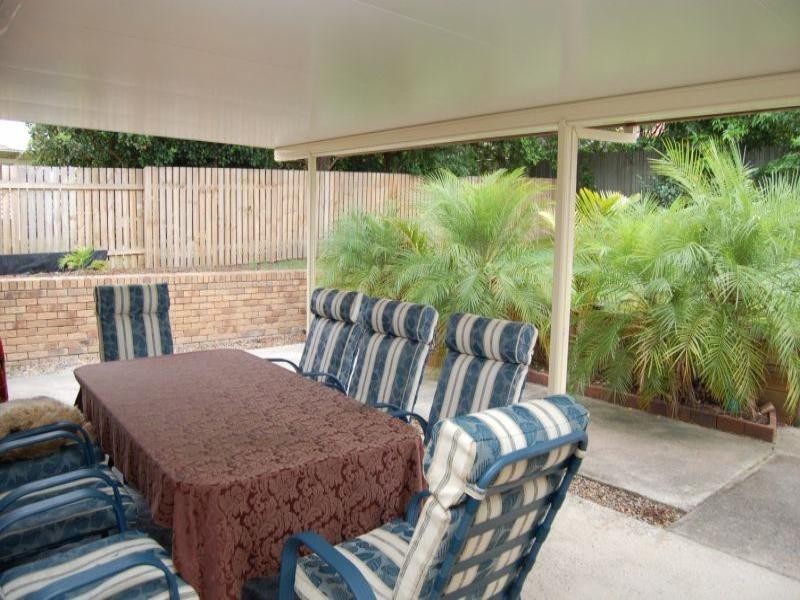 207 Waller Road, Regents Park QLD 4118
