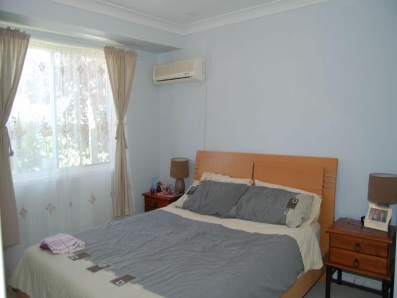 4 Billabong Court, Regents Park QLD 4118