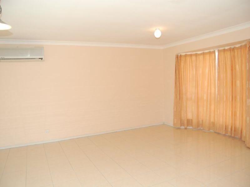 4 Billabong Court, Regents Park QLD 4118