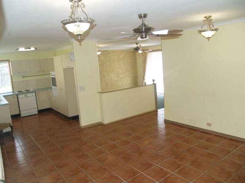 15 Jackson Court, Regents Park QLD 4118