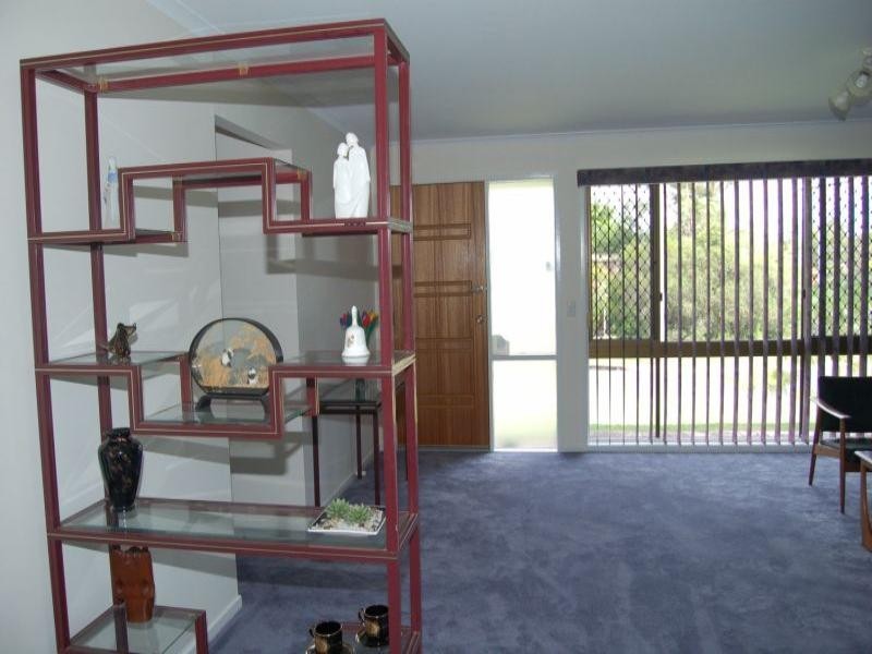 2 Kingfield Court, Regents Park QLD 4118