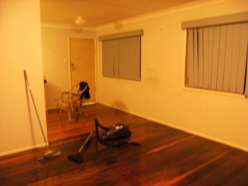 15 Tulong Street, Crestmead QLD 4132