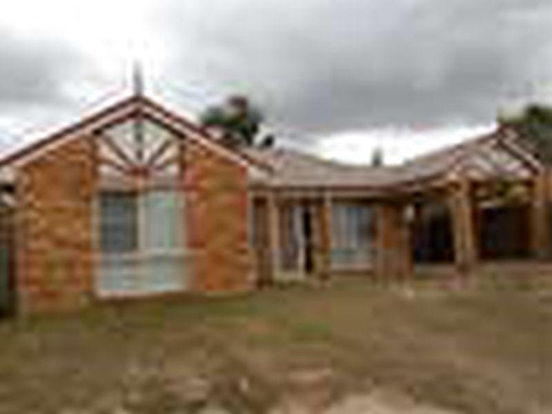 15 Ibrox Street, Regents Park QLD 4118