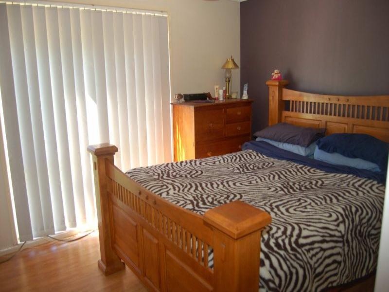 15 Ibrox Street, Regents Park QLD 4118