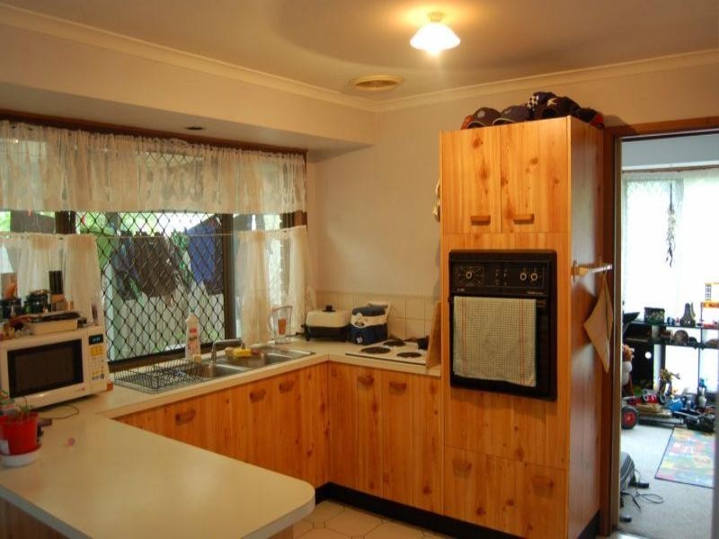 40 Emerald Drive, Regents Park QLD 4118