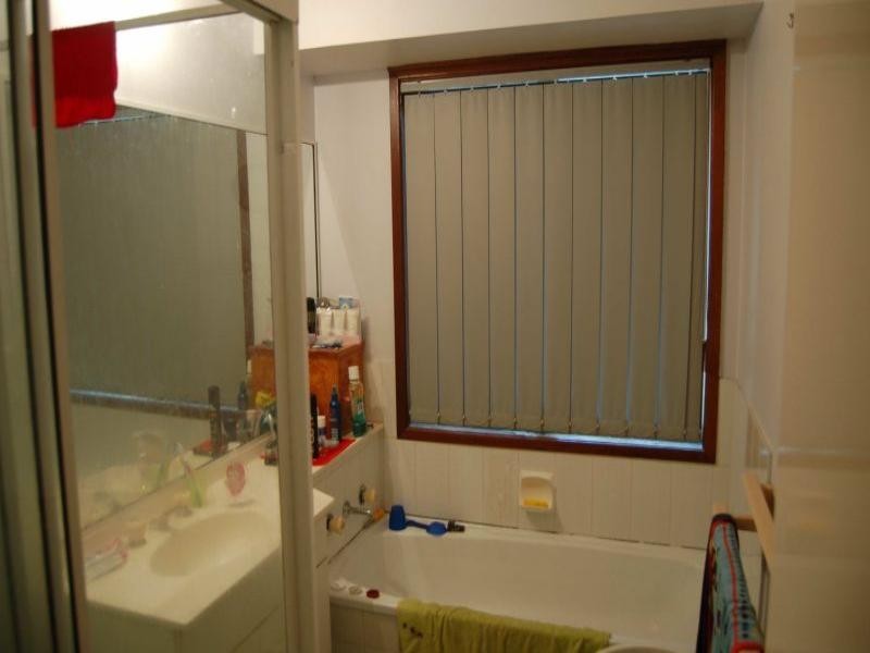 40 Emerald Drive, Regents Park QLD 4118