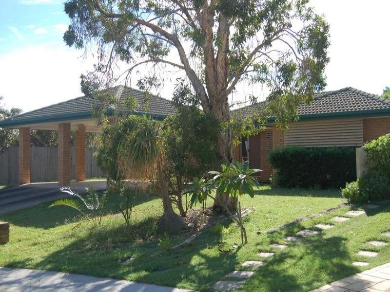 4 Fernhaven Court, Regents Park QLD 4118