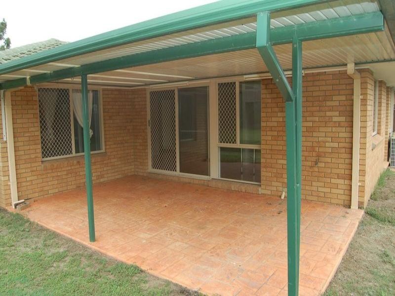 4 Fernhaven Court, Regents Park QLD 4118