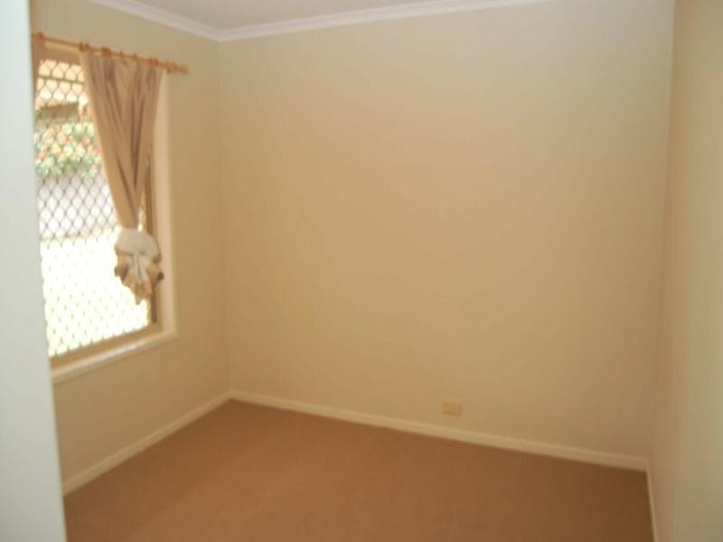 4 Fernhaven Court, Regents Park QLD 4118