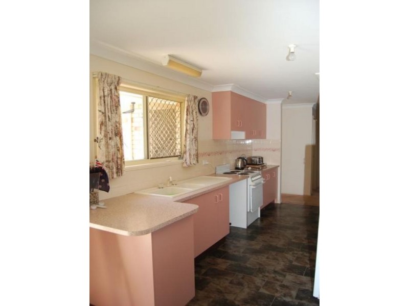 8 Burton Court, Boronia Heights QLD 4124