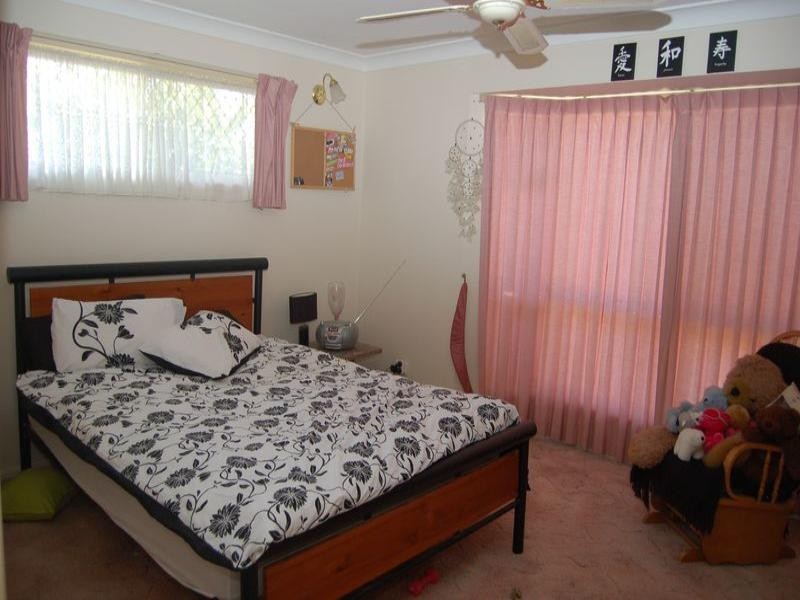 8 Burton Court, Boronia Heights QLD 4124