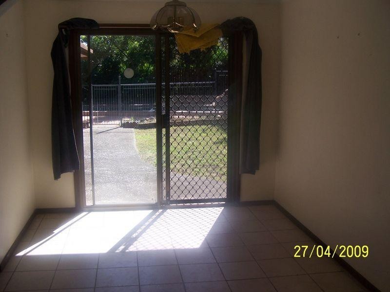 6 Grecian Street, Regents Park QLD 4118